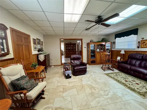 827 Strawberry Lane Brandon FL 33511