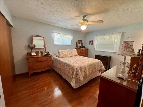 827 Strawberry Lane Brandon FL 33511