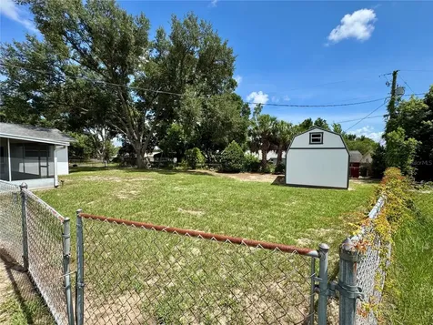 827 Strawberry Lane Brandon FL 33511