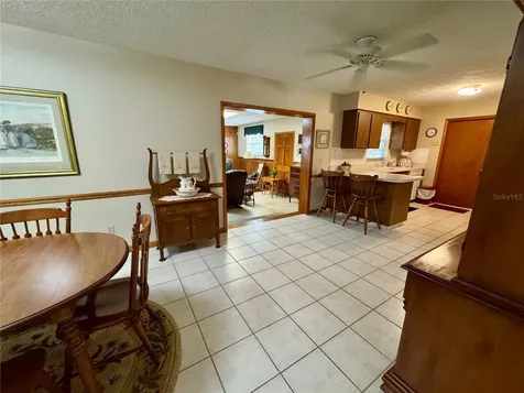 827 Strawberry Lane Brandon FL 33511