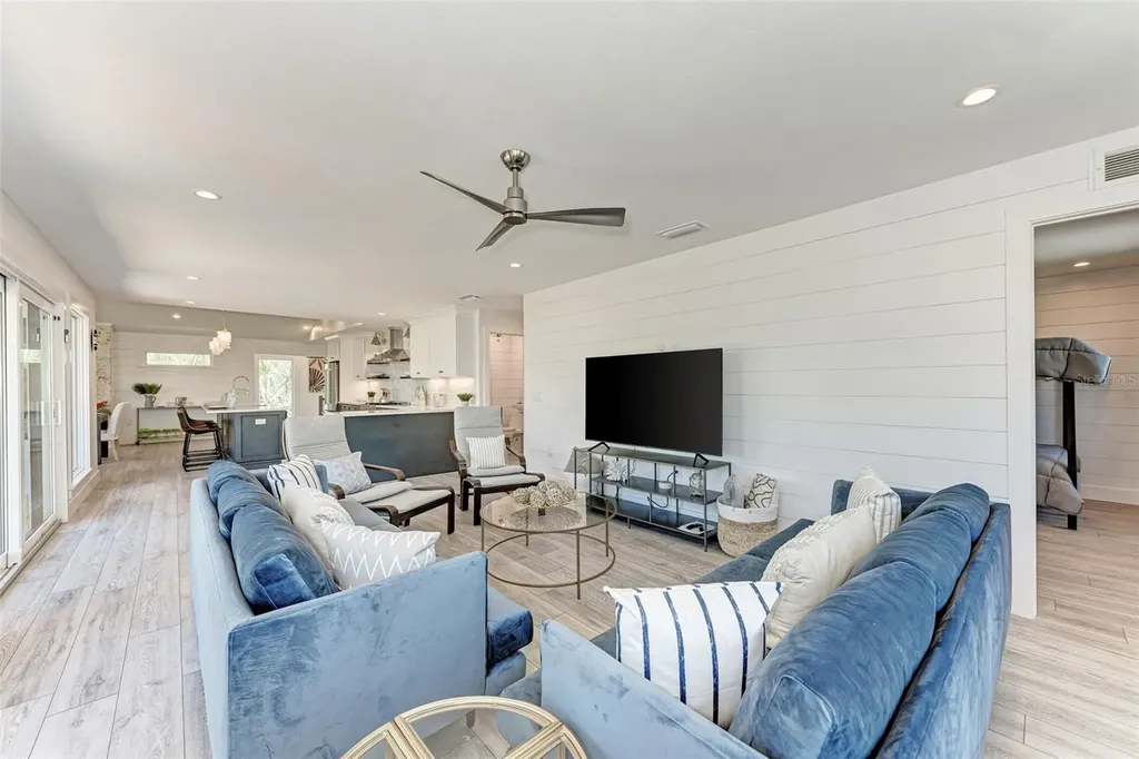 256 Gladiolus Street Anna Maria FL 34216