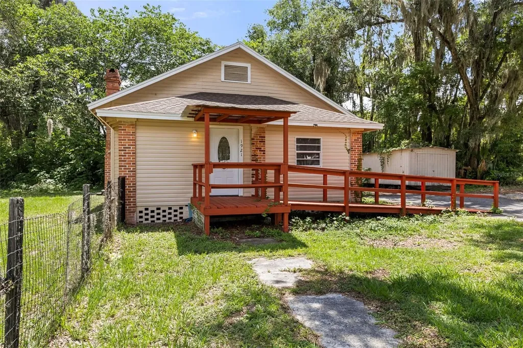 1921 NE 8th Road Ocala FL 34470