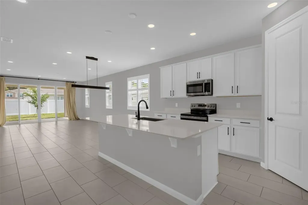 3998 Bannock Avenue Tavares FL 32778