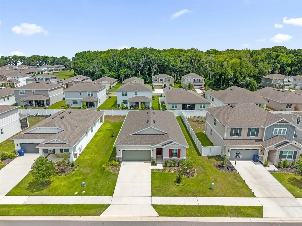 3998 Bannock Avenue Tavares FL 32778