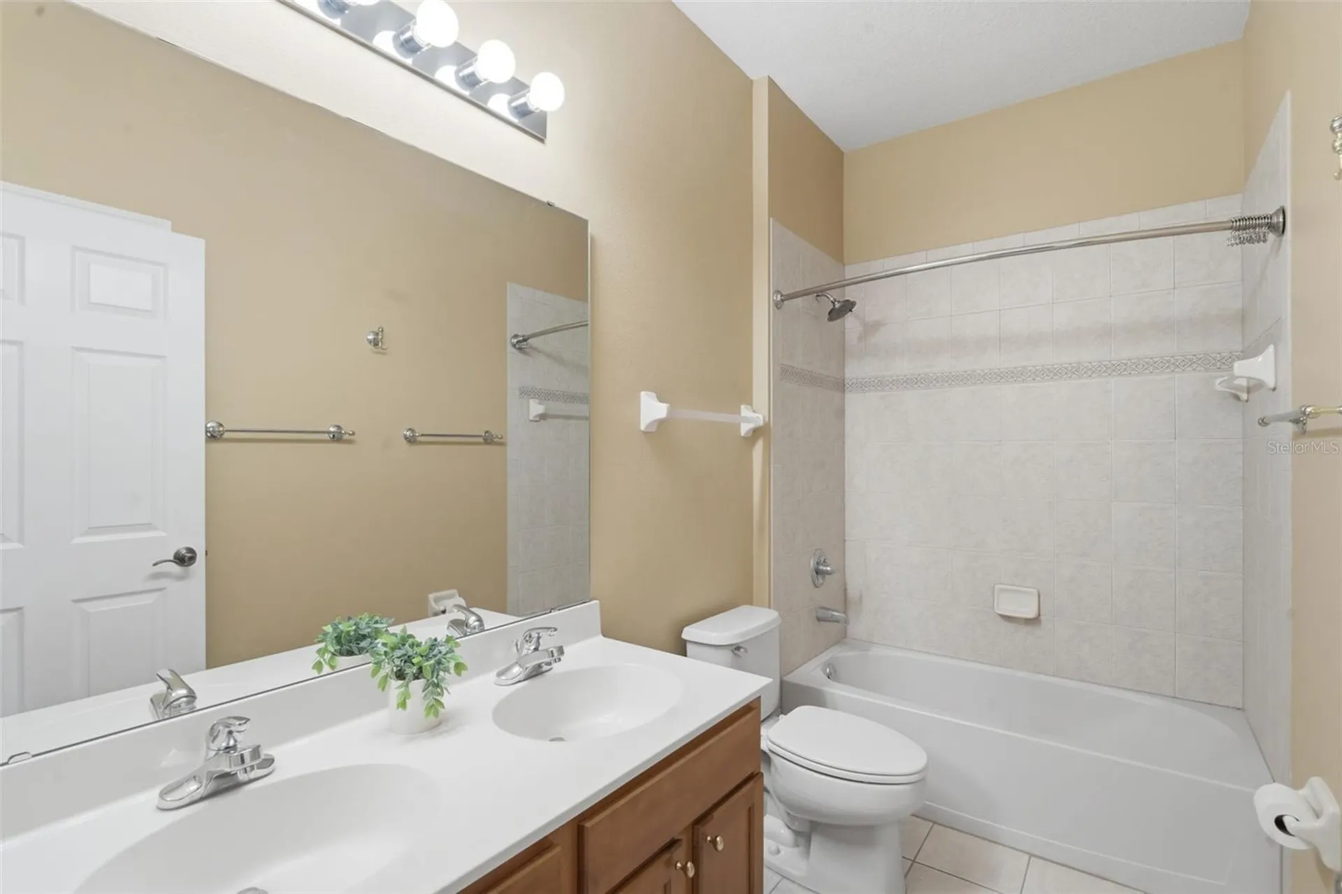 1609 Victoria Gardens Drive Deland FL 32724