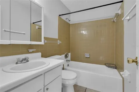 1629 W Oak Ridge Road Orlando FL 32809