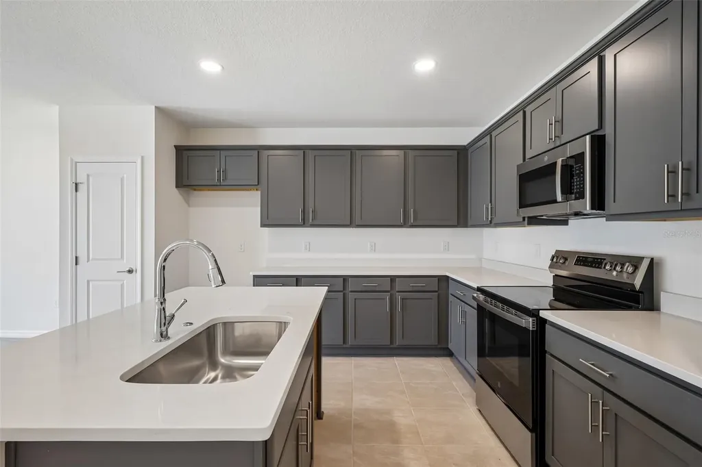 34559 Turpins Avenue Zephyrhills FL 33541