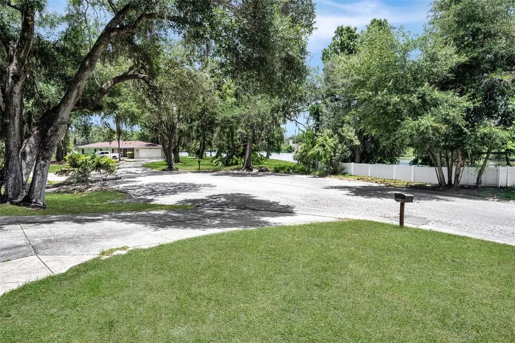 8020 Tierra Verde Drive Tampa FL 33617