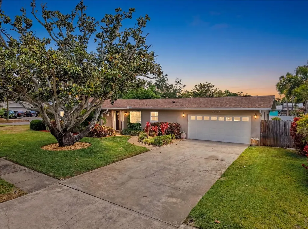 2233 Glenmoor Road N Clearwater FL 33764
