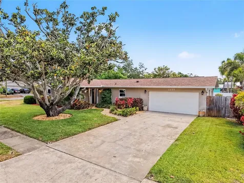 2233 Glenmoor Road N Clearwater FL 33764