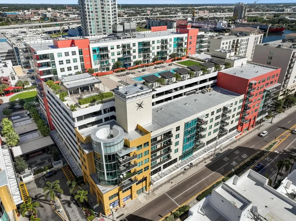 1120 E Kennedy Boulevard Tampa FL 33602