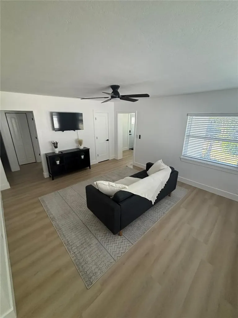 1035 15th Avenue S St Petersburg FL 33705