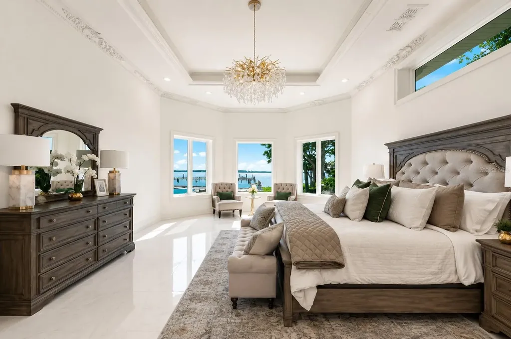1516 Bayshore Boulevard Dunedin FL 34698