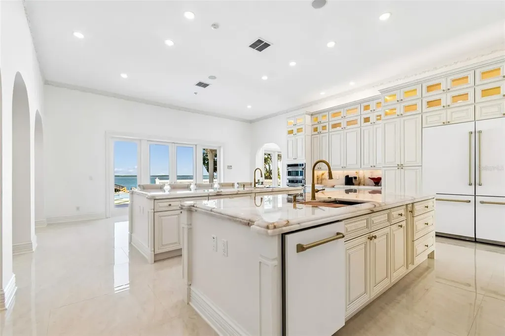 1516 Bayshore Boulevard Dunedin FL 34698