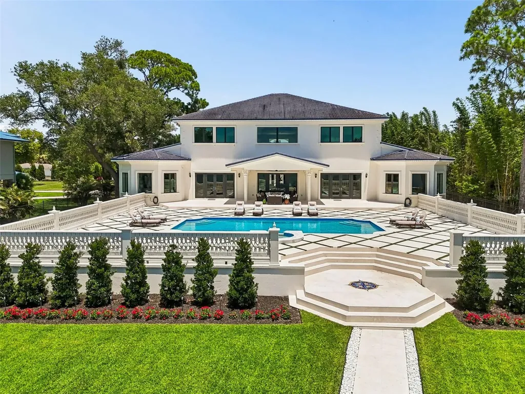 1516 Bayshore Boulevard Dunedin FL 34698