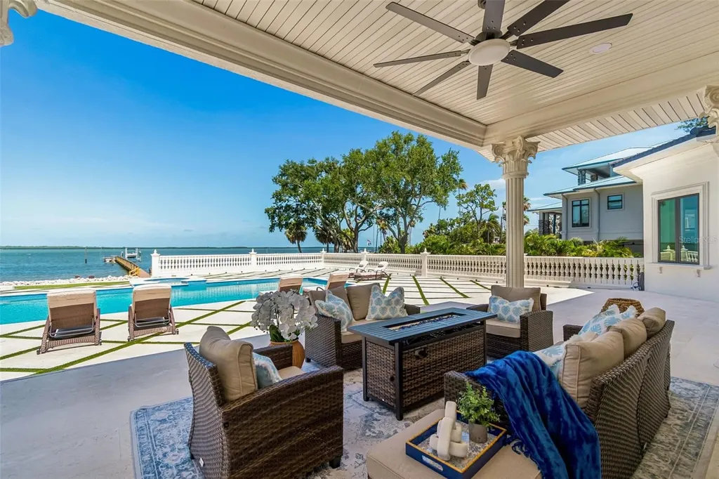 1516 Bayshore Boulevard Dunedin FL 34698