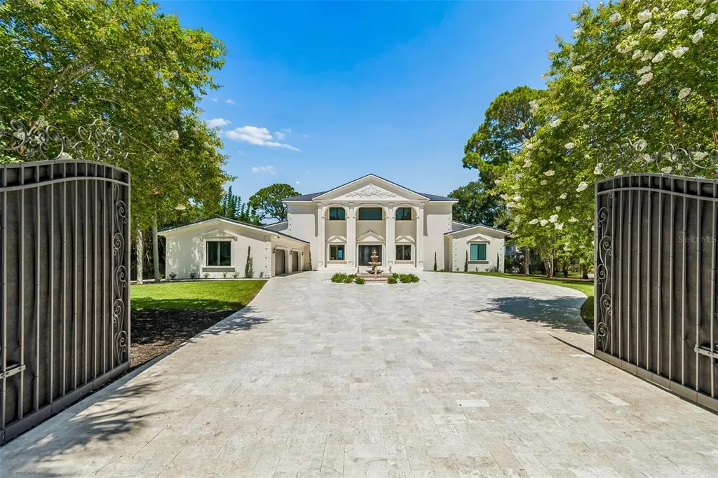 1516 Bayshore Boulevard Dunedin FL 34698