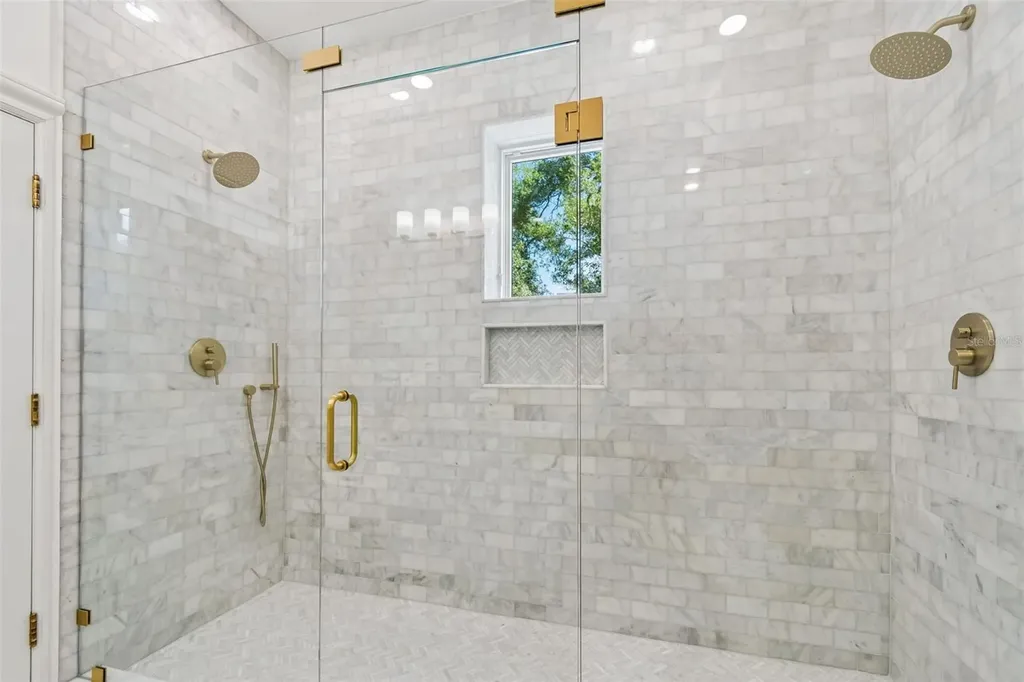 1516 Bayshore Boulevard Dunedin FL 34698