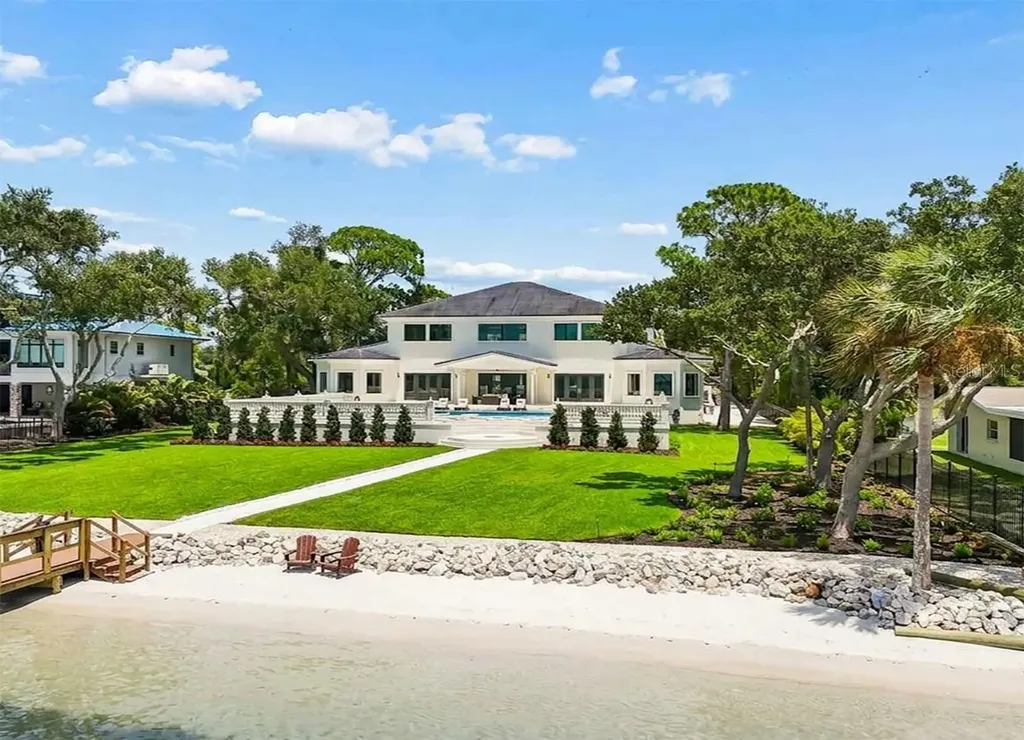 1516 Bayshore Boulevard Dunedin FL 34698