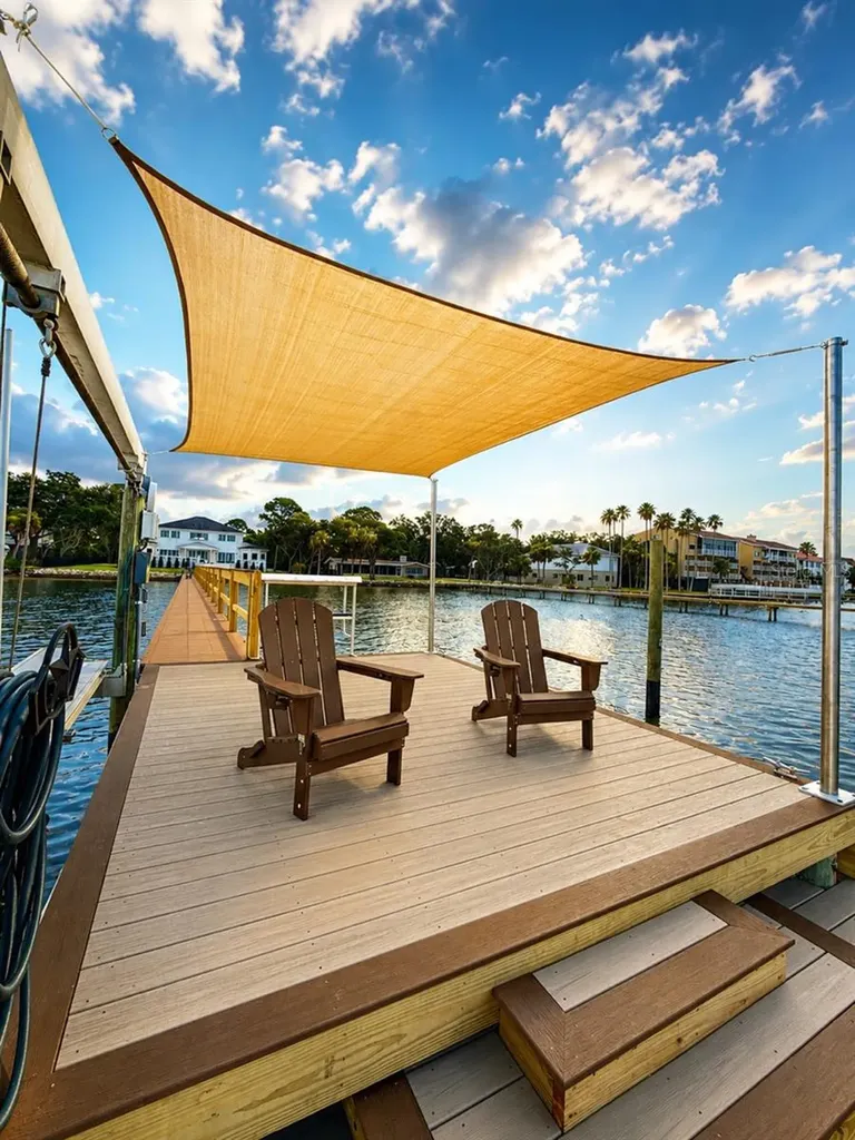 1516 Bayshore Boulevard Dunedin FL 34698