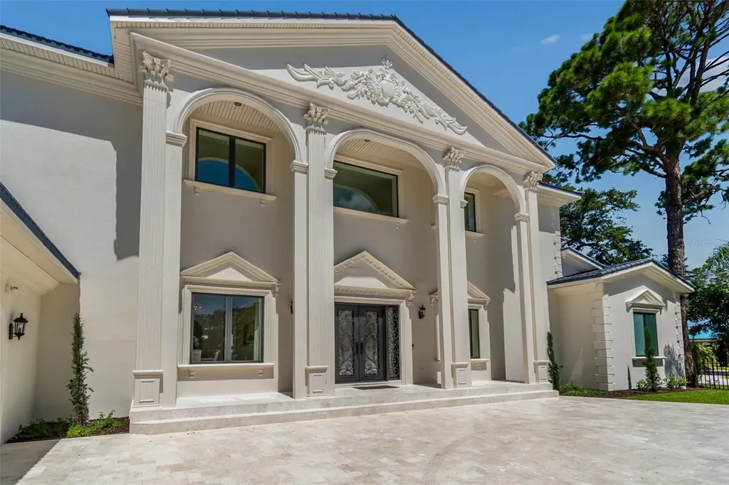 1516 Bayshore Boulevard Dunedin FL 34698