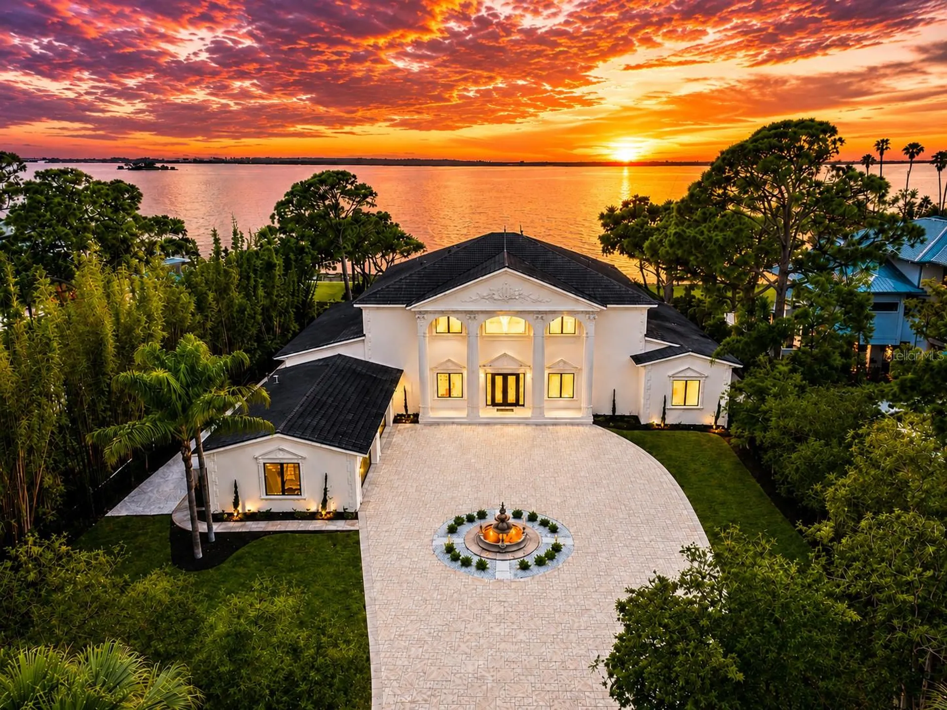 1516 Bayshore Boulevard Dunedin FL 34698