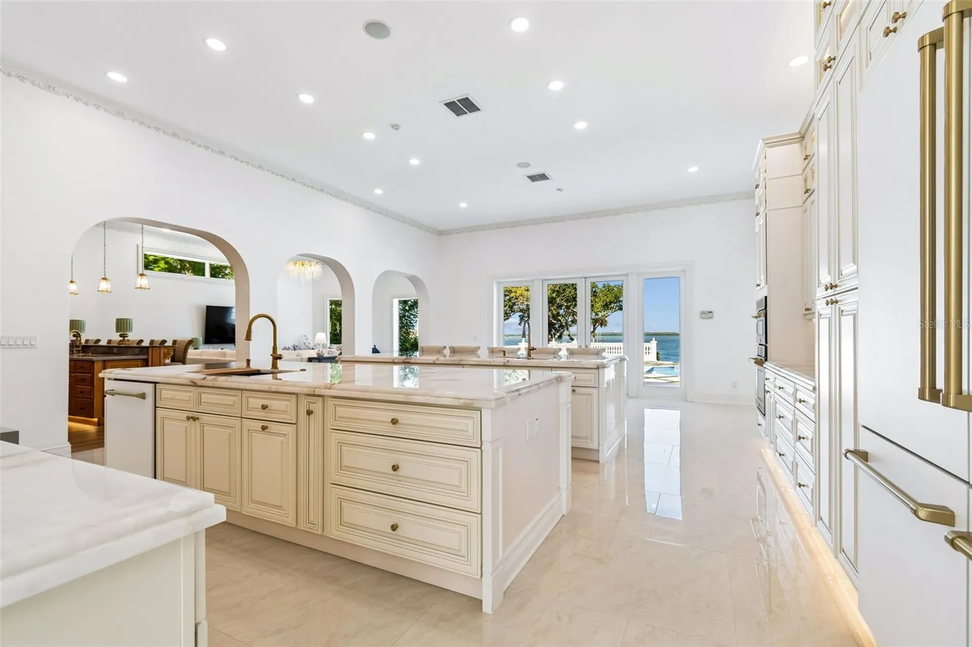 1516 Bayshore Boulevard Dunedin FL 34698