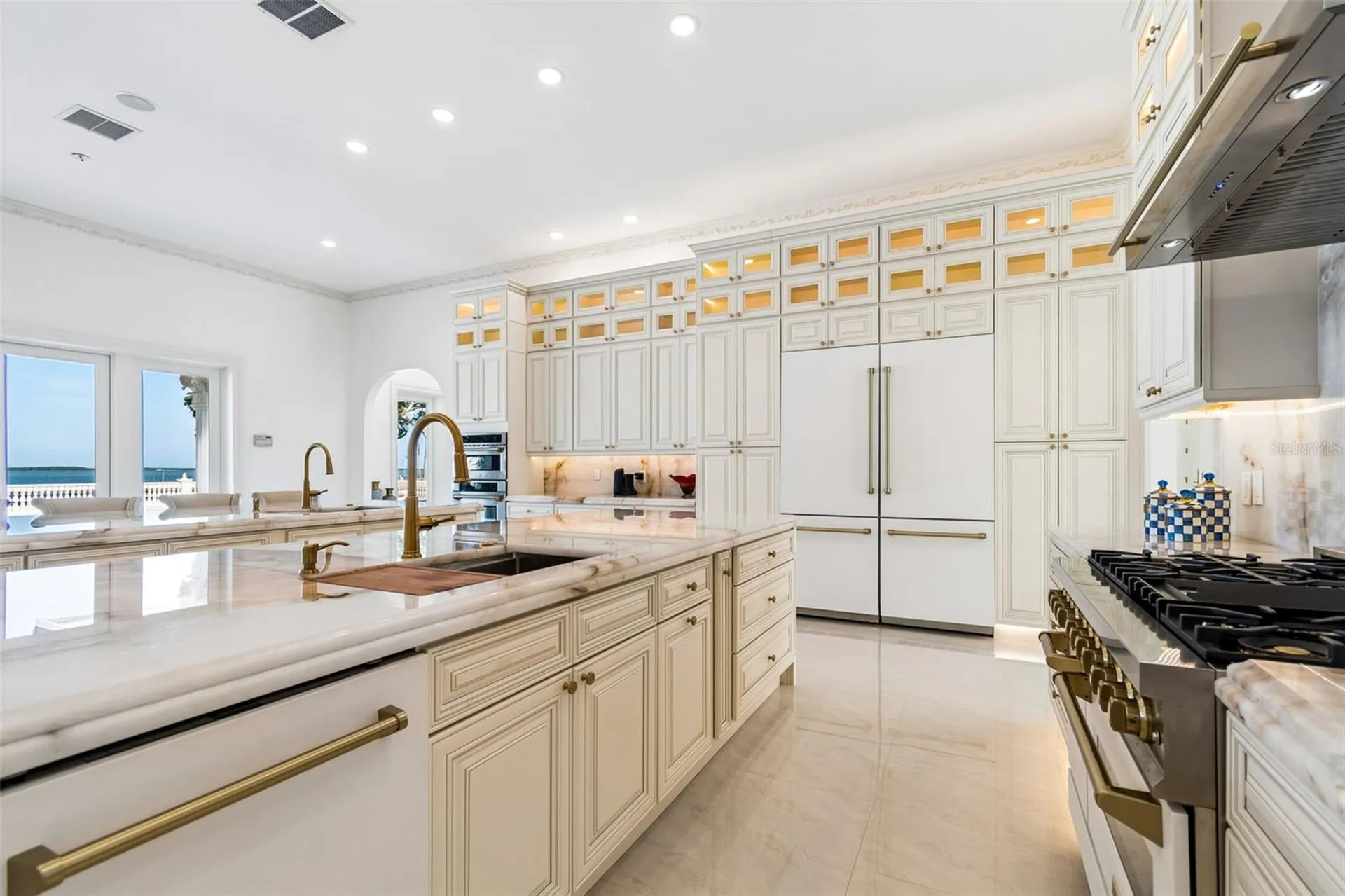 1516 Bayshore Boulevard Dunedin FL 34698