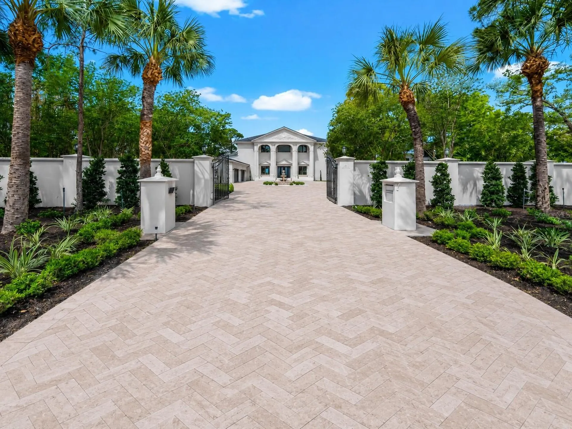 1516 Bayshore Boulevard Dunedin FL 34698