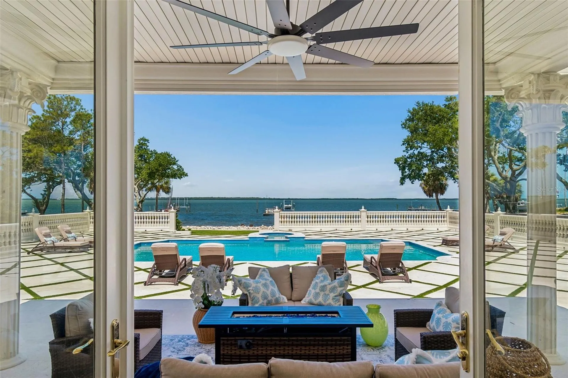 1516 Bayshore Boulevard Dunedin FL 34698