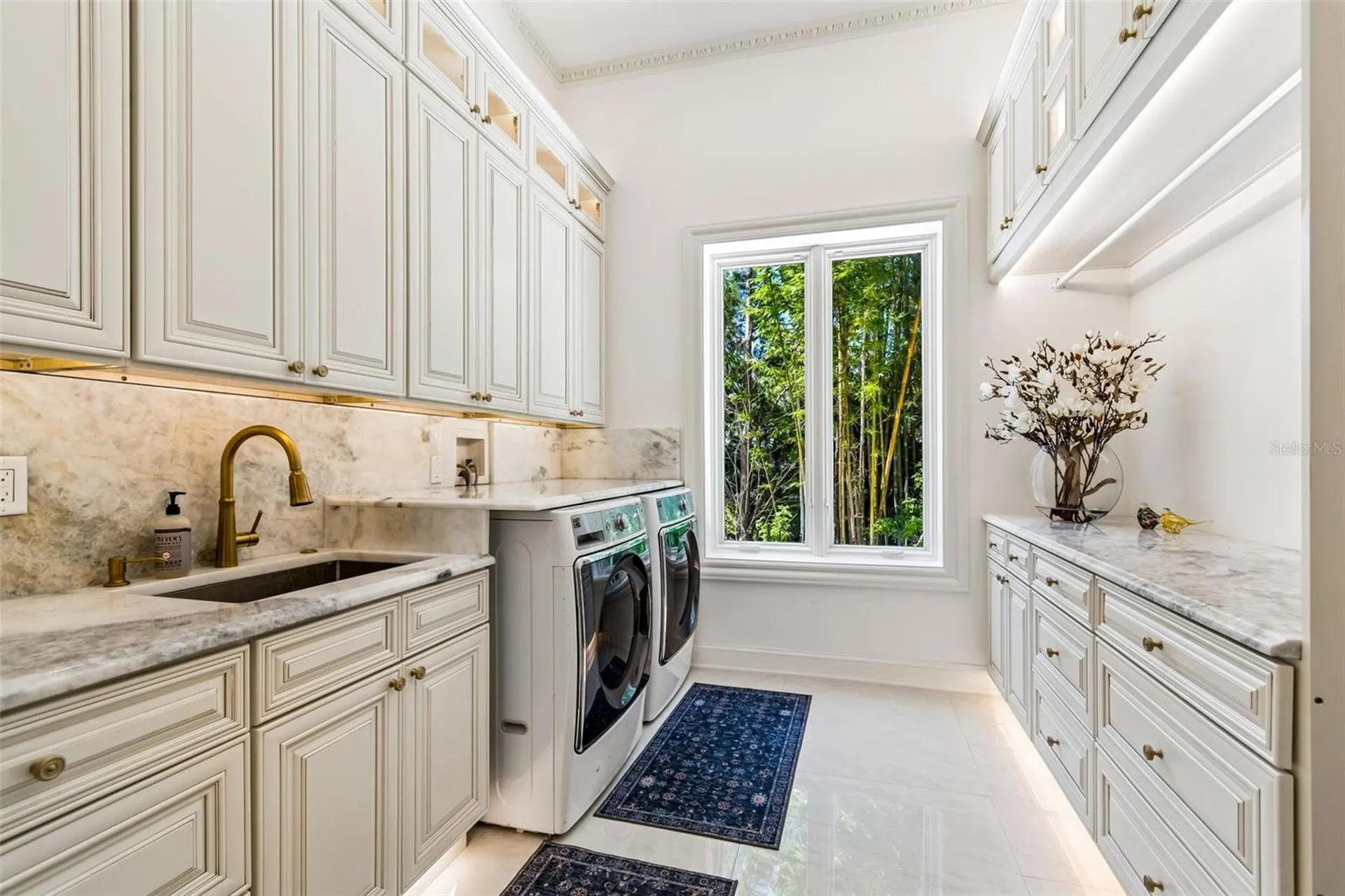 1516 Bayshore Boulevard Dunedin FL 34698