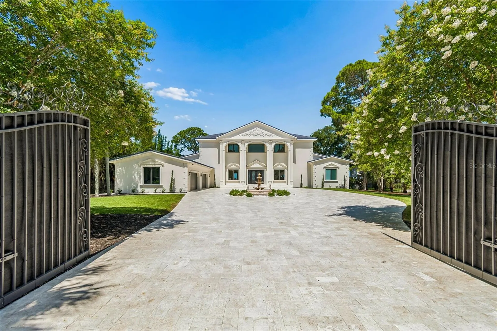 1516 Bayshore Boulevard Dunedin FL 34698