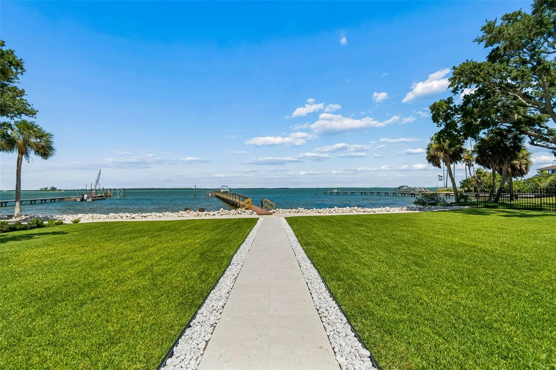 1516 Bayshore Boulevard Dunedin FL 34698