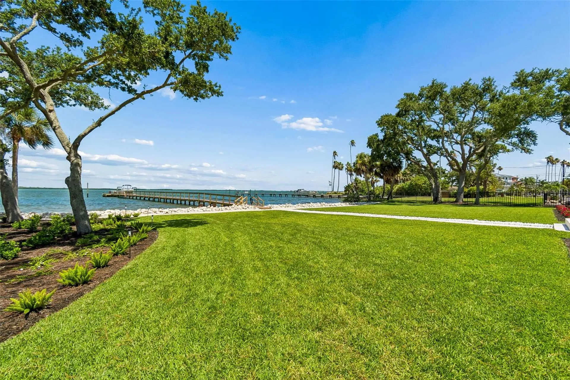1516 Bayshore Boulevard Dunedin FL 34698