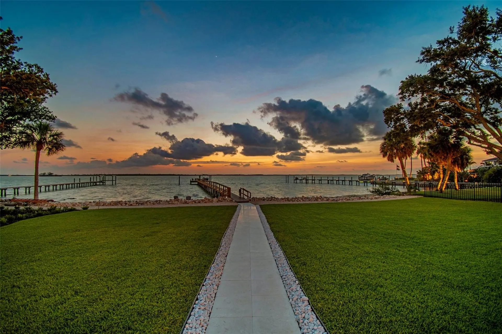 1516 Bayshore Boulevard Dunedin FL 34698