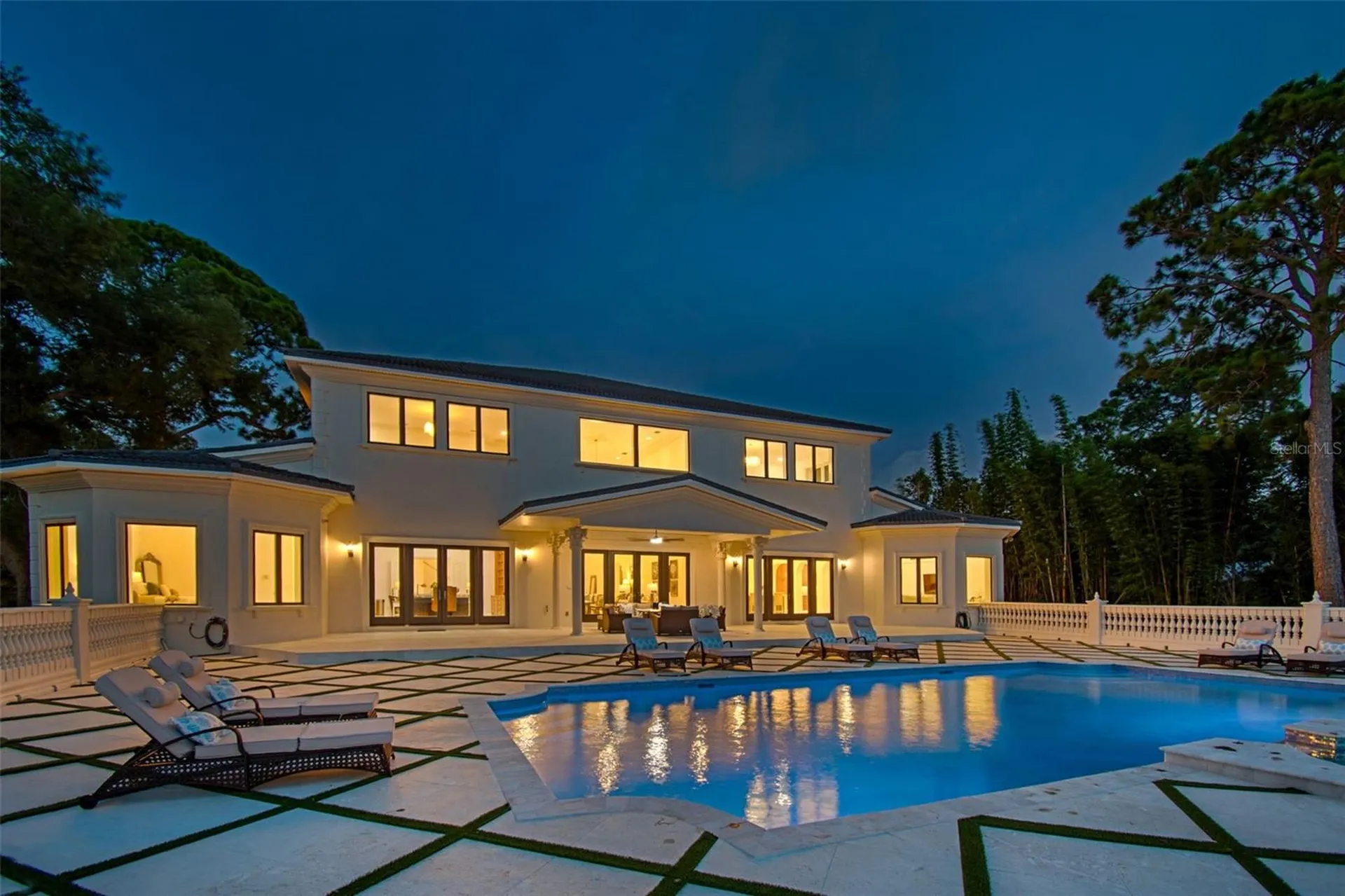 1516 Bayshore Boulevard Dunedin FL 34698