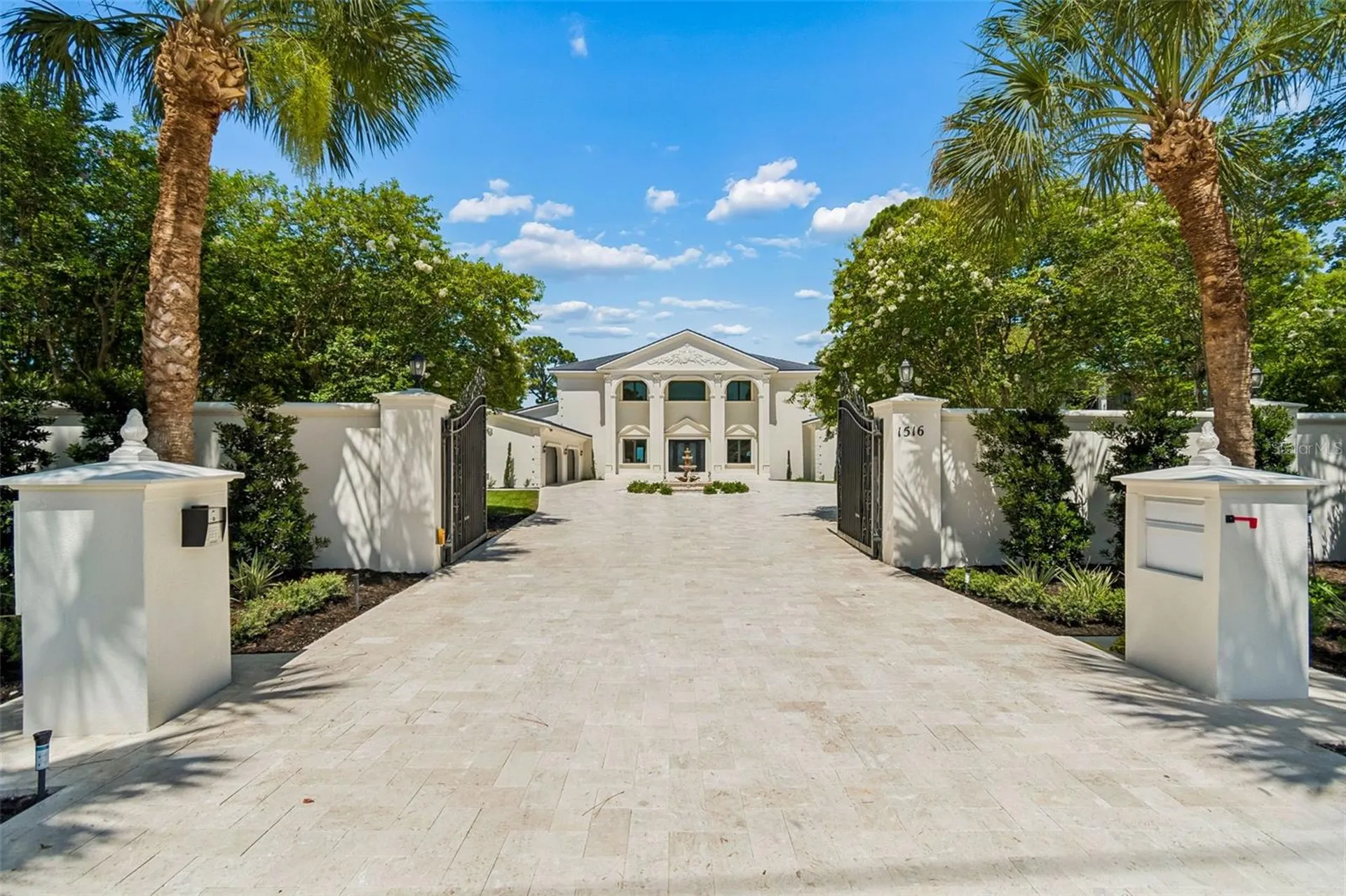 1516 Bayshore Boulevard Dunedin FL 34698