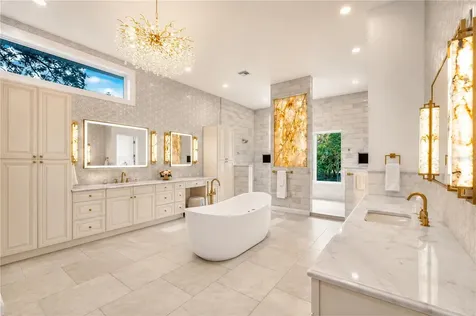 1516 Bayshore Boulevard Dunedin FL 34698