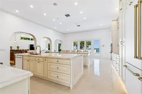 1516 Bayshore Boulevard Dunedin FL 34698