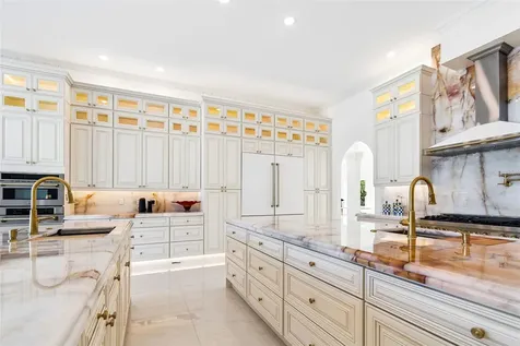 1516 Bayshore Boulevard Dunedin FL 34698