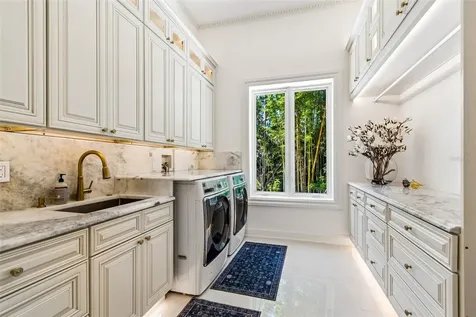 1516 Bayshore Boulevard Dunedin FL 34698