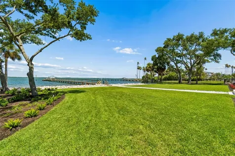 1516 Bayshore Boulevard Dunedin FL 34698