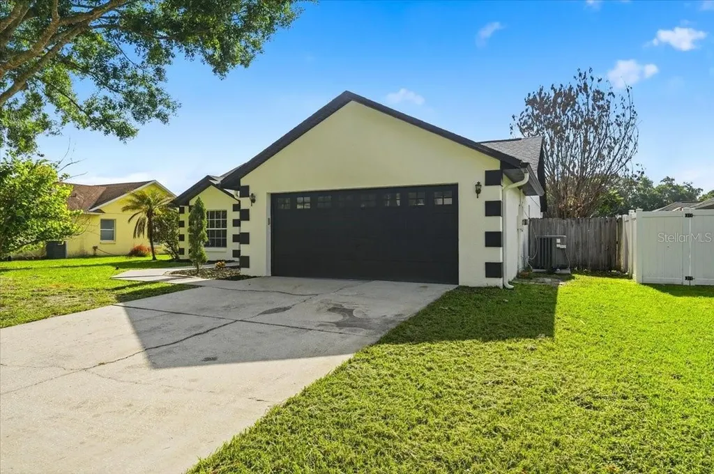 4209 Red Bird Avenue St Cloud FL 34772