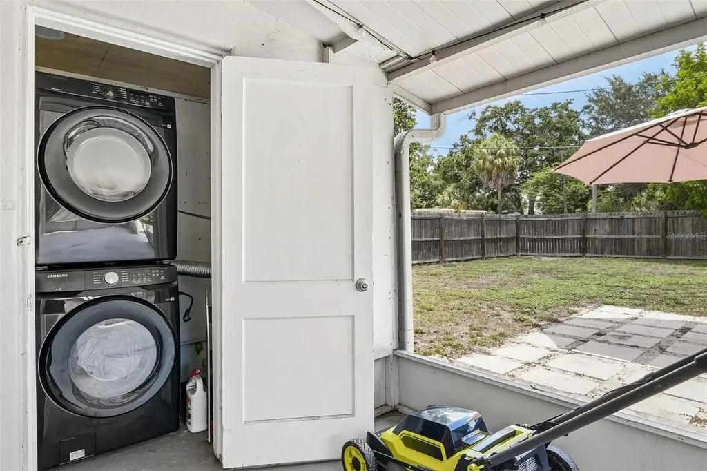 1547 56th Avenue N St Petersburg FL 33703