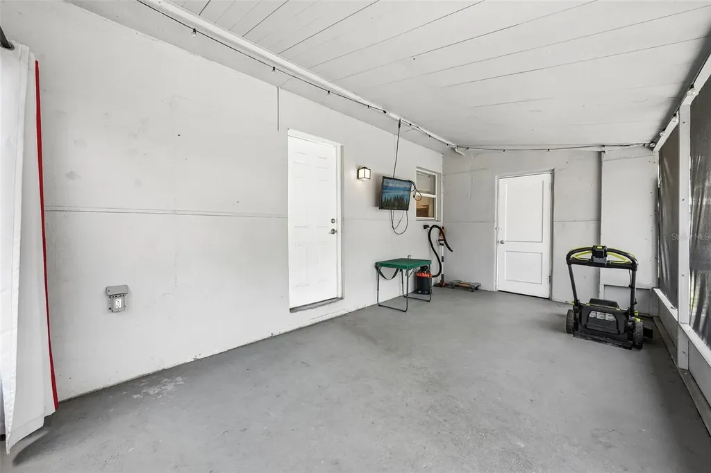 1547 56th Avenue N St Petersburg FL 33703