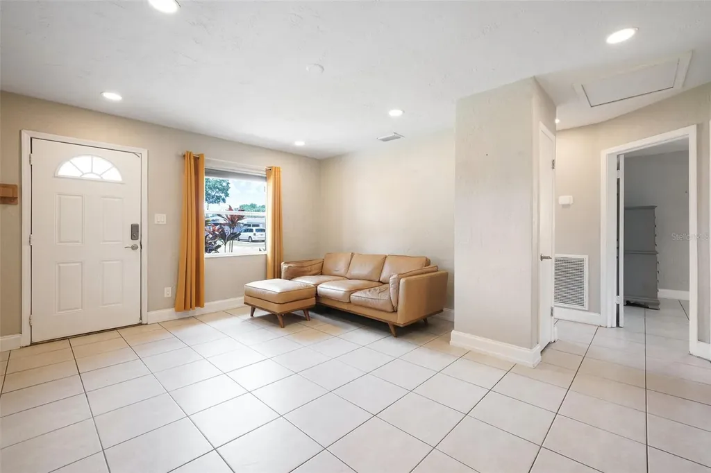 1547 56th Avenue N St Petersburg FL 33703