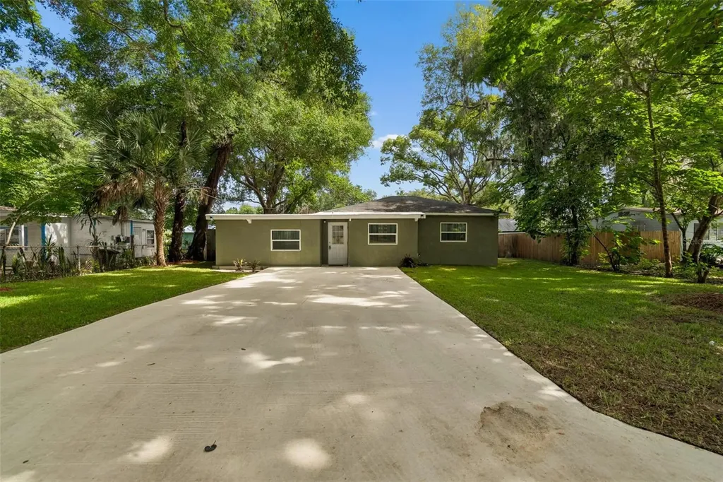 804 Valencia Road Plant City FL 33563