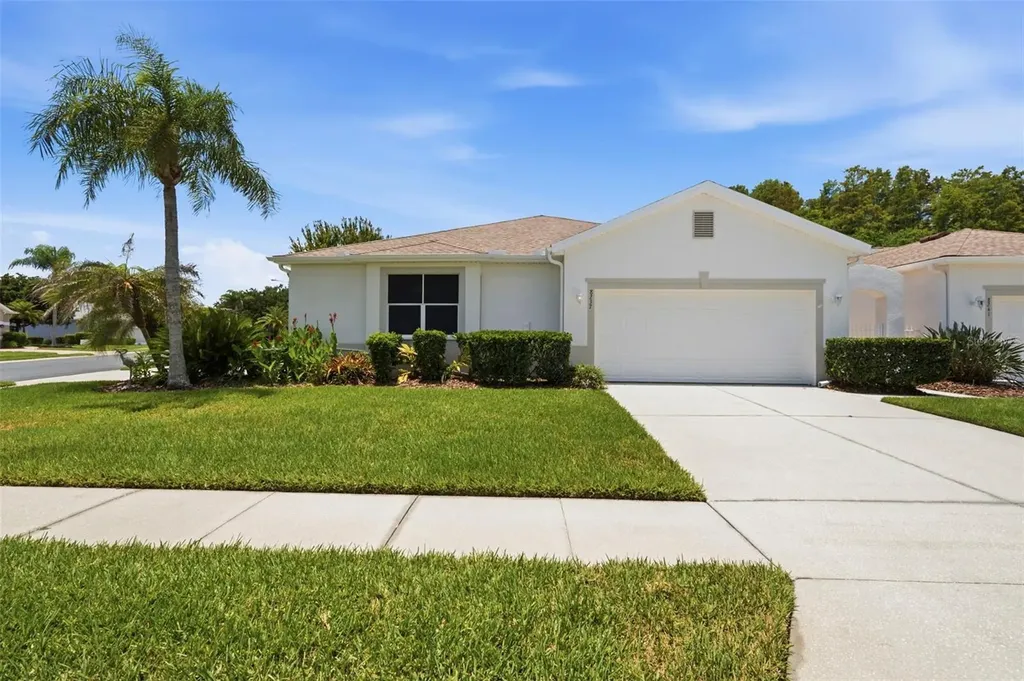 8237 Fallglo Lane Land O Lakes FL 34637
