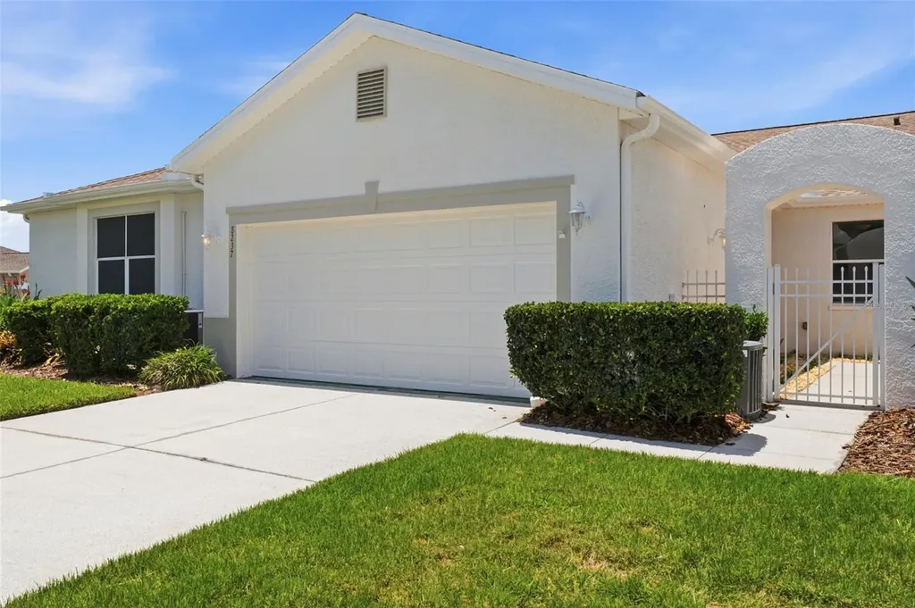 8237 Fallglo Lane Land O Lakes FL 34637