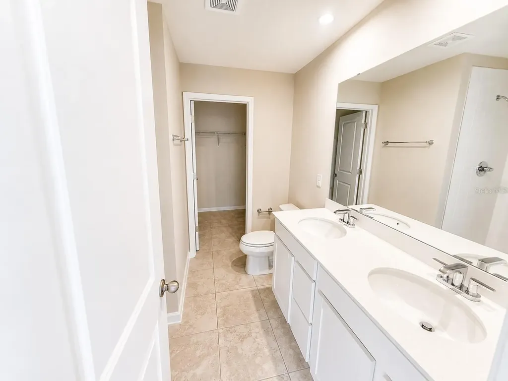 2008 Edison Pointe Boulevard South Daytona FL 32119